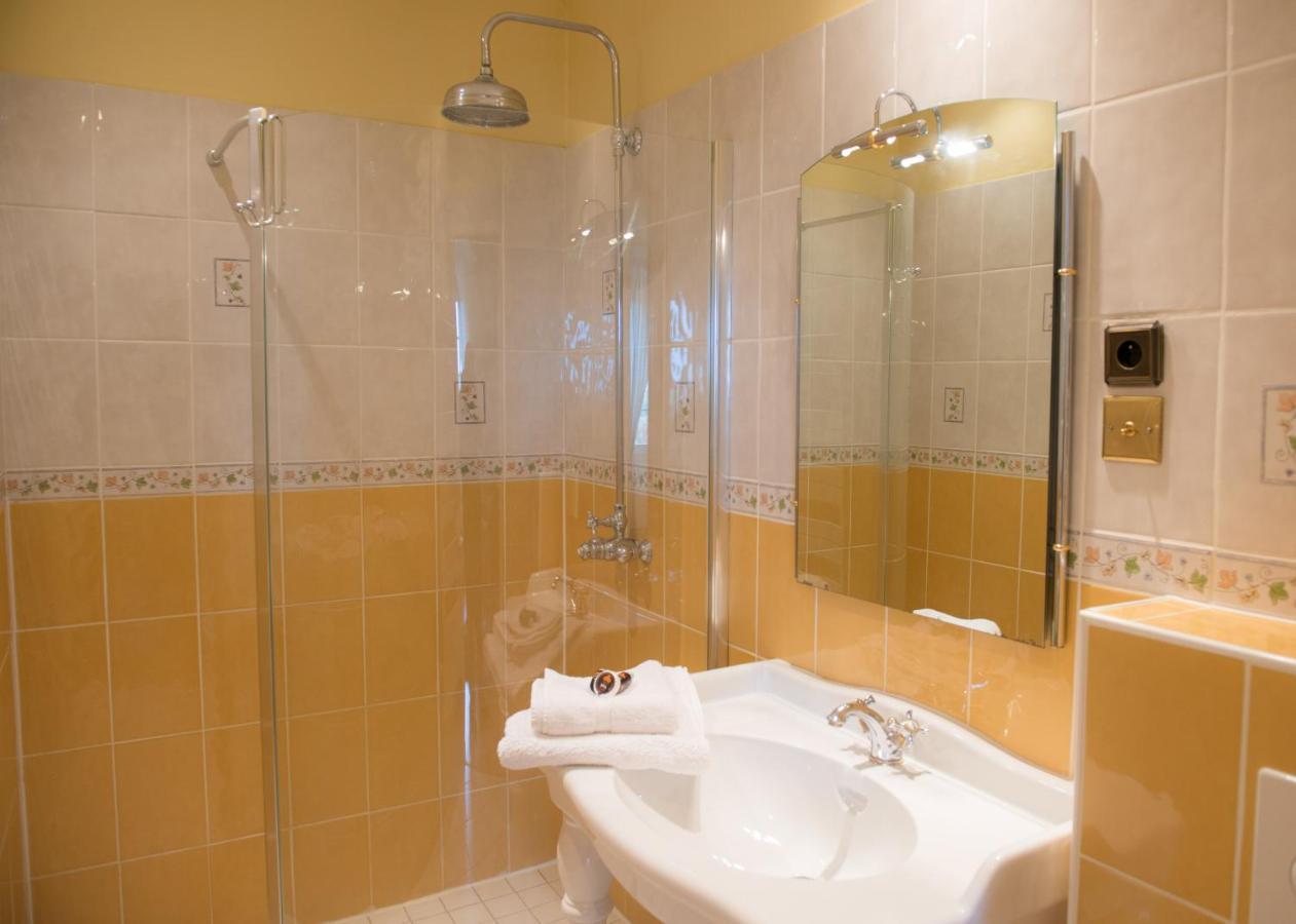 Valence-sur-Baïse Le Petit Cochon Bed & Breakfast エクステリア 写真